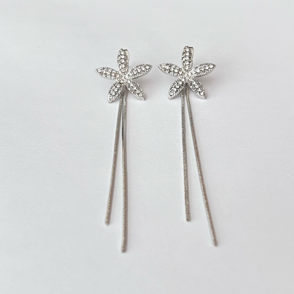 Cubic zirconia flower tassel dangle earrings silver - Picture 3 of 3